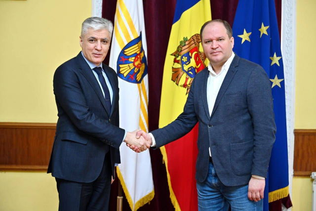 Întrevederea Primarului General cu Ambasadorul Azerbaidjanului în Moldova 