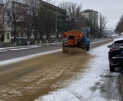 Работа муниципальных служб по борьбе с гололедом