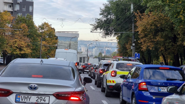 Blocaje de trafic pe mai multe străzi din capitală, în legătură cu desfășurarea Summit-ului „Platforma de Sprijin pentru Moldova”