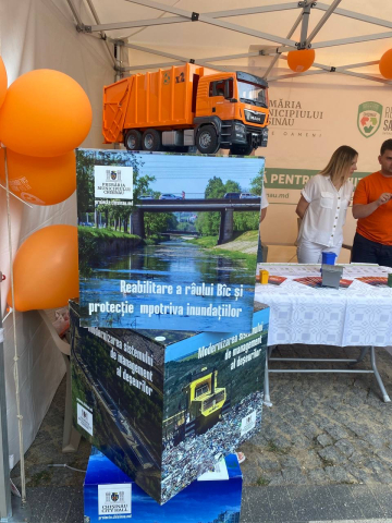 Specialiștii subdiviziunilor municipale au desfășurat activități de informare a populației despre serviciile prestate de către APL Chișinău, în cadrul Festivalului „Te salut, Chișinău!”