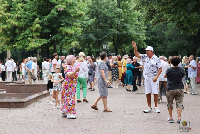 O nouă ediție a spectacolelor muzicale în Parc, pentru persoanele de vârsta a treia, în weekendul 27 - 28 iulie 2024 