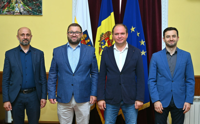 Chisinau City Hall and Football Club Chisinau have signed a cooperation agreement to encourage children to play football and to promote a healthy lifestyle.