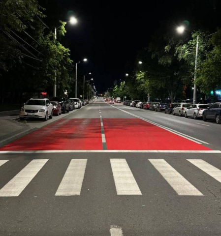 A new type of road marking is being applied in the capital - the ,,red carpet”