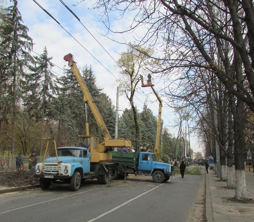 Внимание автомобилистов: частично приостановлено движение по улице Александру чел Бун, на участке между улицами А. Пушкина и Митрополита Г. Бэнулеску - Бодони