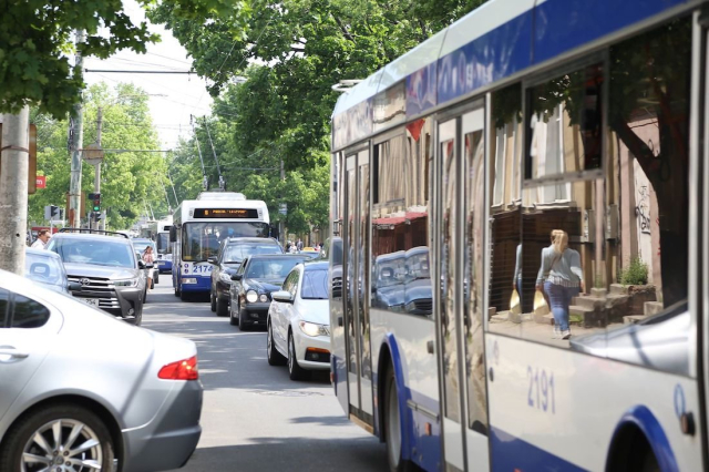 Regim special de circulație a troleibuzelor şi autobuzelor de rută, pentru copii