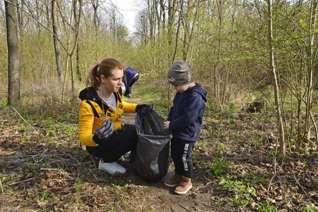 Reprezentanții municipalității și cetățenii au participat la acțiunea de salubrizare a urbei   

