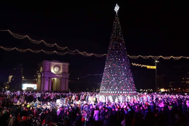 Inaugurarea Pomului de Crăciun și aprinderea luminilor de sărbătoare în centrul capitalei