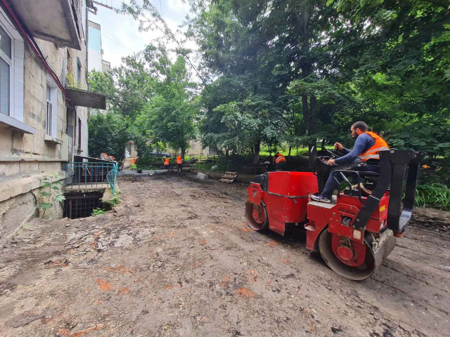 Проведение работ по обустройству дворов многоквартирных домов в рамках муниципального проекта «Комфортные дворы»