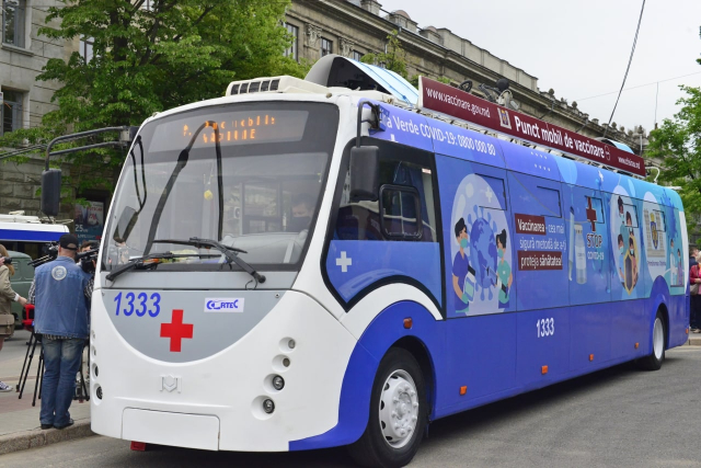 Amplasarea punctelor mobile pentru vaccinarea antiCOVID-19, un troleibuz și un autobuz: 18 august 2021