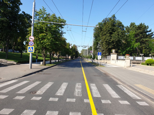 Au început lucrările de amenajare a benzilor dedicate transportului public pe străzile din zona centrală a orașului