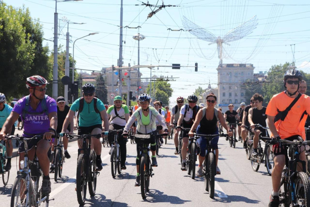 Maraton lunar pentru a redescoperi cele mai frumoase locuri din capitală utilizând bicicleta sau trotineta