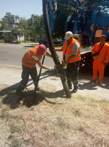 S.A. „Apă-Canal Chişinău” a testat eficienţa utilajulului nou privind deblocarea reţelelor de canalizare