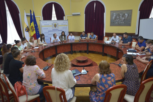 Conducerea Primăriei a avut o întrevedere cu locatarii blocului din str. Braniștii 5/6, care au avut de suferit în urma averselor din 09 august, a. c. 