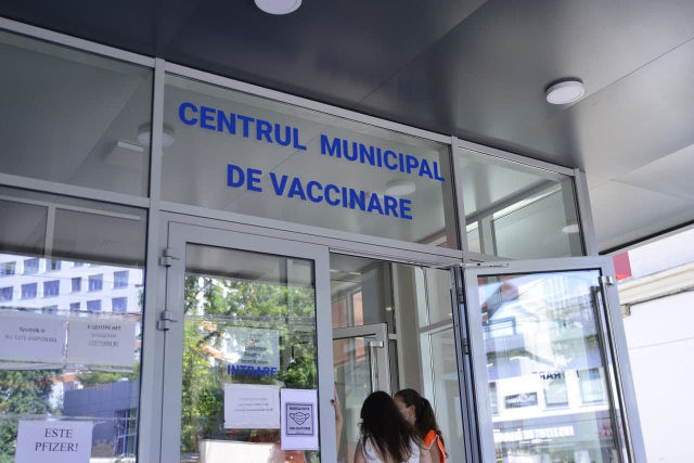 În perioada 26-31 octombrie 2021, Centrul Municipal de Vaccinare (din str. P. Rareș, 18) are program extins de activitate