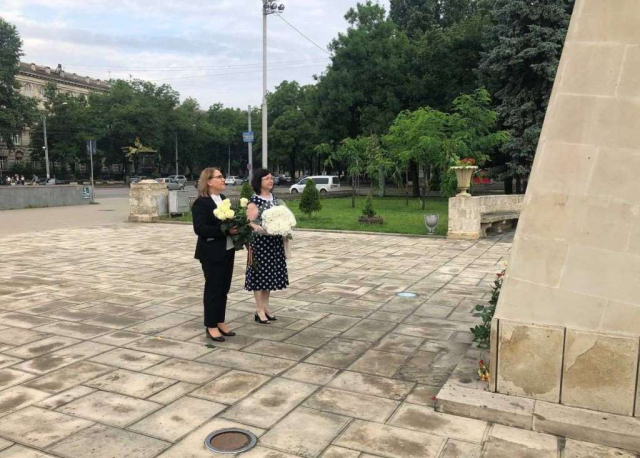 Reprezentanții municipalității au depus flori în memoria victimelor represiunilor staliniste, când se împlinesc  72 de ani de la cel de-al doilea val de deportări