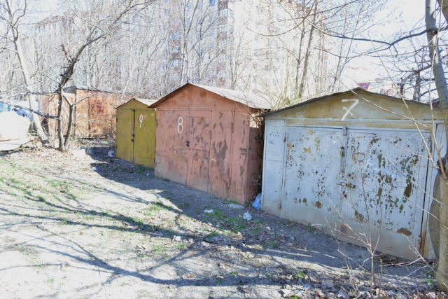 Evacuarea garajelor metalice din bd. Mircea cel Bătrân 29/1