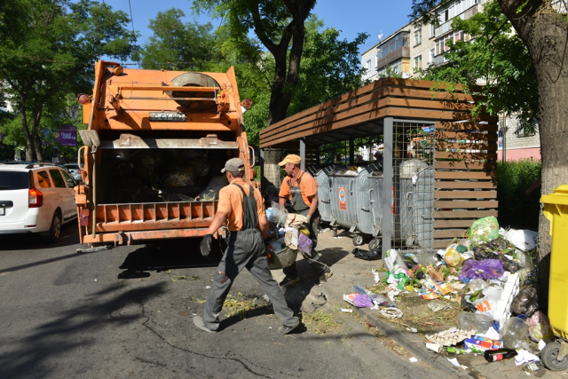 Reluarea evacuării gunoiului menajer din Chişinău