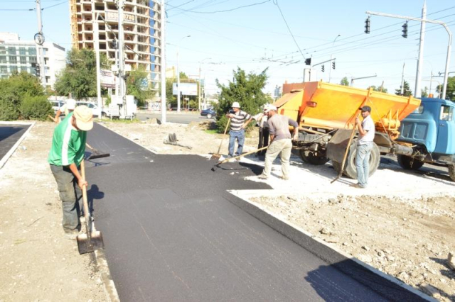 Amenajarea unei benzi suplimentare de circulație pe strada București