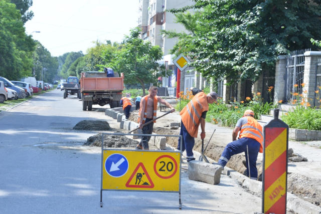 Desfășurarea lucrărilor de frezare a părții carosabile de pe str. Eugen Coca  