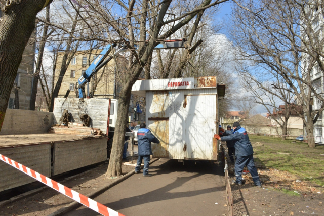 Evacuarea gheretelor şi combaterea comerţului stradal neautorizat din Chişinău