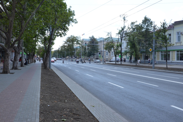 Aplicarea marcajului rutier pe bd. Ştefan cel Mare şi Sfânt şi str. C. Negruzzi 