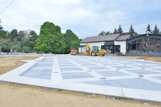 Stadiul lucrărilor aferente zonei havuzului din Parcul „Valea Trandafirilor”