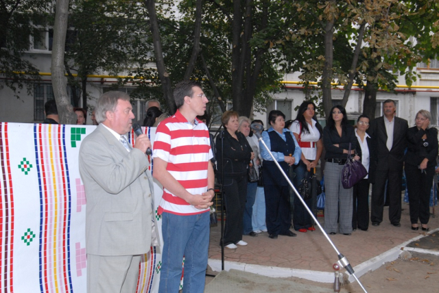 Inaugurarea curţii blocului locativ din str. Alba Iulia, 202 