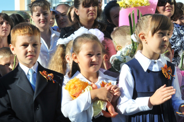 Dorin Chirtoacă a participat la careul solemn dedicat primului sunet de la şcoala-grădiniţă „Ilie Fulga” 
