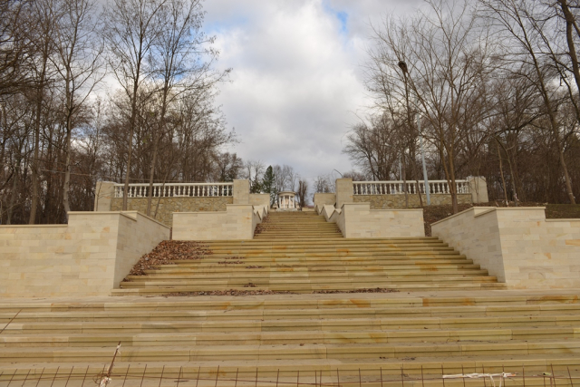 Restaurarea cascadei din Parcul „Valea Morilor"