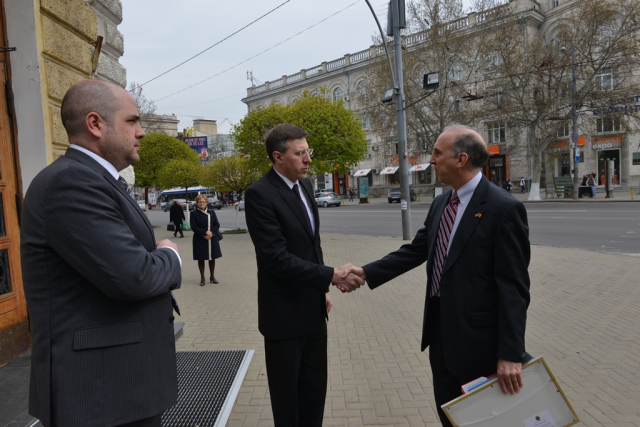 Primarul general, Dorin Chirtoacă, a avut o întrevedere cu Ambasadorul SUA la Chișinău