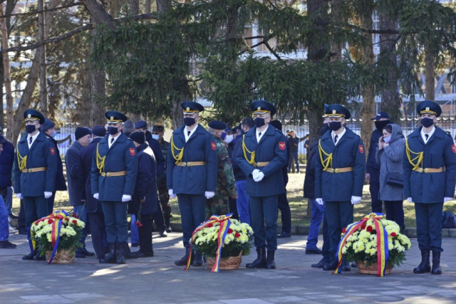 Primarul General, Ion Ceban, a depus flori la monumentul „Maica Îndurerată" de la Complexul Memorial „Eternitate", în memoria celor căzuți în luptele de pe Nistru