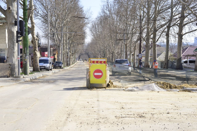 În zilele de odihnă va fi suspendat total traficului rutier pe strada Ion Creangă, pe tronsonul: str. Eugen Coca și Calea Ieșilor