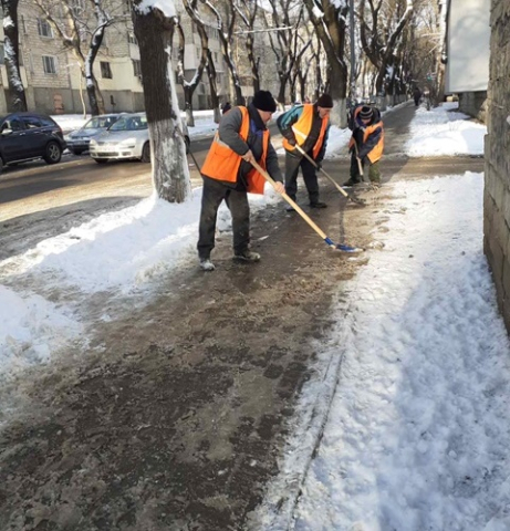 Меры по борьбе с обледенением в городе