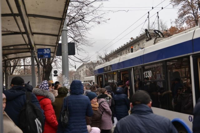 Important! Suplimentarea numărului de troleibuze și autobuze pe rutele municipale pentru a evita aglomerația călătorilor 