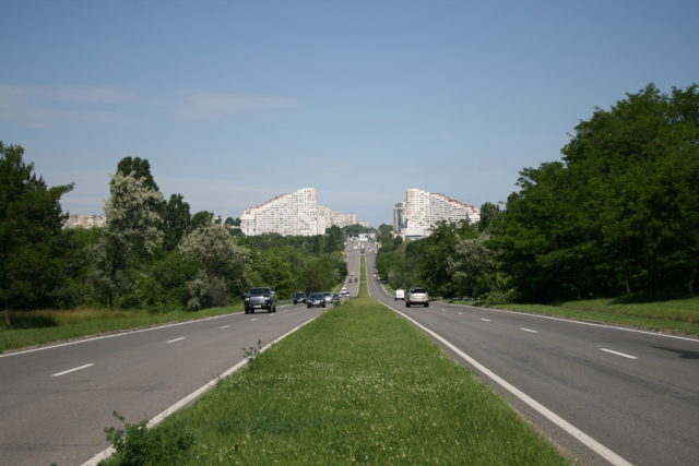 Reconstrucţia reţelei de iluminat public pe bd. Dacia 