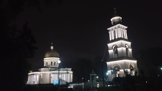 Inaugurarea iluminatului decorativ al Catedralei Mitropolitane „Nașterea Domnului" și al Clopotniței