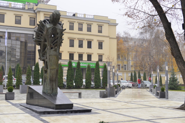 Открытие сквера «Михай Эминеску» в центре столицы

