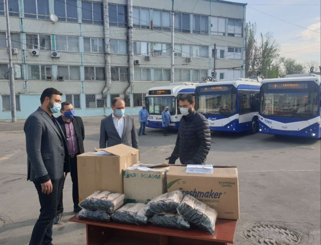 Un lot de 2500 măști de protecție au fost donate întreprinderilor municipale de transport public  