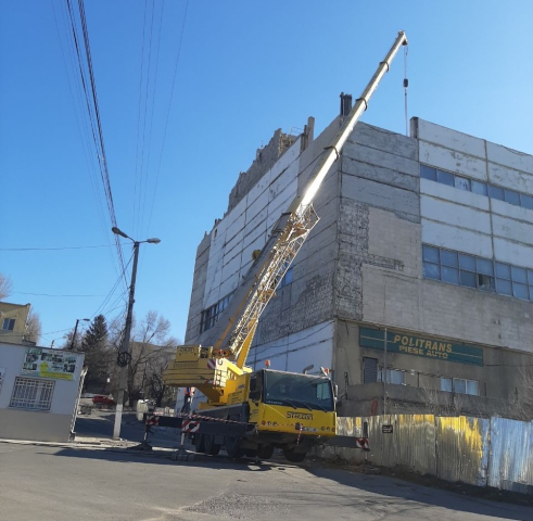 Deblocarea tronsonului de drum din str. Podul Înalt