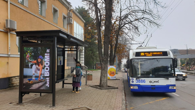 În capitală au fost renovate 28 stații de așteptare a transportului public