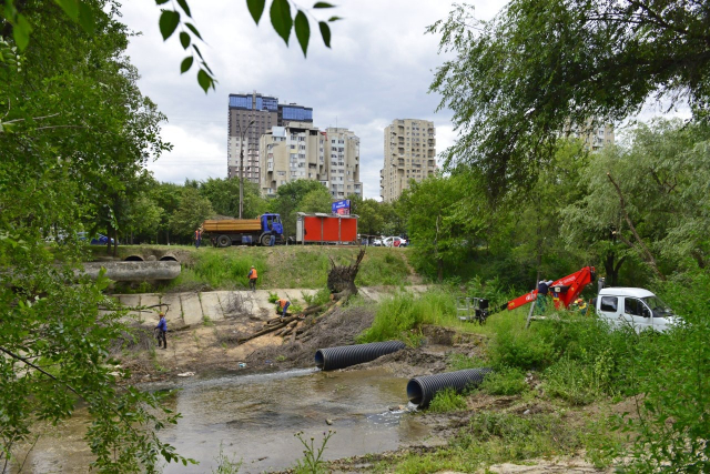 Lucrări de curățare a albiei râulețului Bâc, în perimetrul str. Petru Rareș - str. Feredeului  