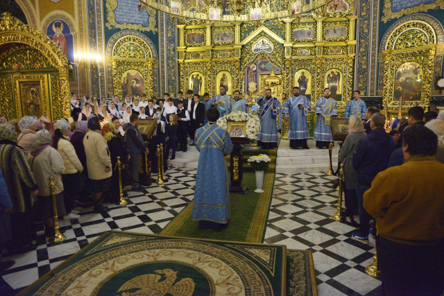 Sfânta Liturghie de Hram, de la Catedrala Mitropolitană „Nașterea Domnului” (VIDEO/FOTO)  