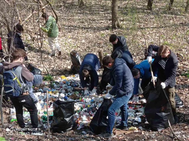 Acțiune amplă de salubrizare a orașului cu participarea comunității