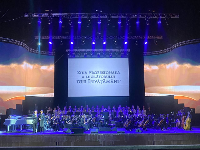  Eveniment festiv dedicat Zilei Profesionale a Lucrătorului din Învățământ, organizat de Primăria Municipiului Chișinău (VIDEO) 