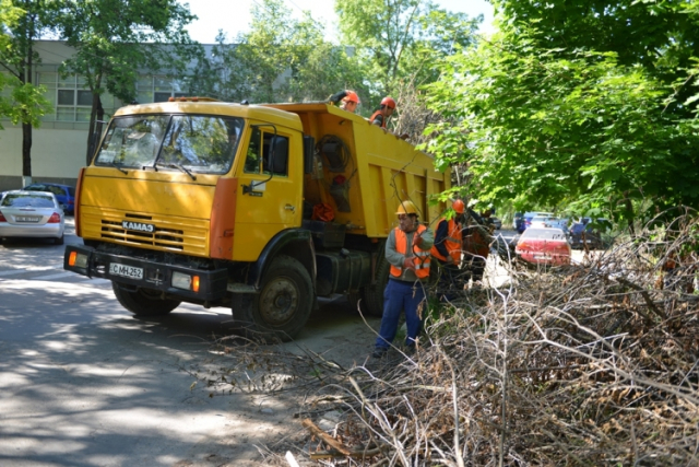 Continuă lucrările de lichidare a consecinţelor calamităţilor naturale

