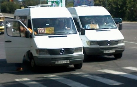 Activitatea transportului public operat cu autobuze de capacitate mică și medie (microbuze) în municipiul Chișinău