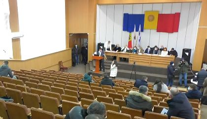 (LIVE) Licitație deschisă pentru obținerea dreptului de încheiere a contractului pentru amplasarea unităților de comerț ambulant stradal pe teritoriul orașului