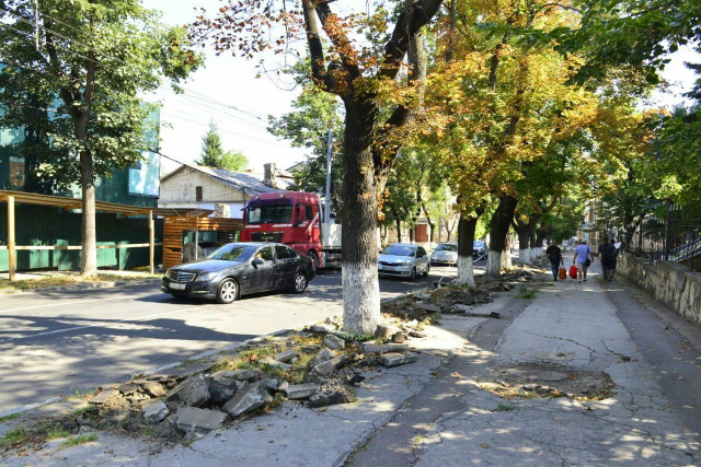 Modernizarea trotuarelor de pe str. Mitropolit G. Bănulescu-Bodoni  și str. Alexandr Pușkin