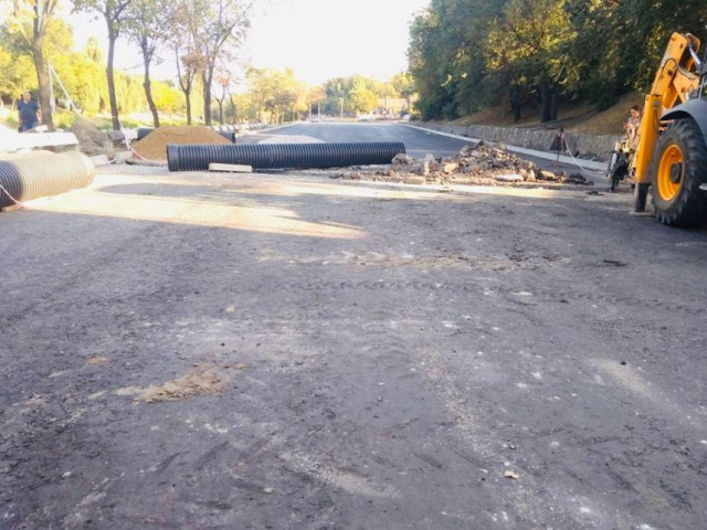 Primăria municipiului Chișinău face unele precizări în legătură cu lucrările desfășurate în zona de sub podul de la Circ