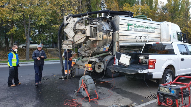 Curățarea canalizării pluviale din capitală 